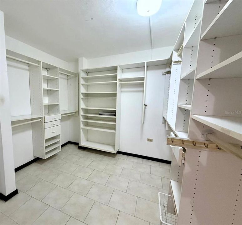 For Rent: $3,000 (3 beds, 2 baths, 2000 Square Feet)