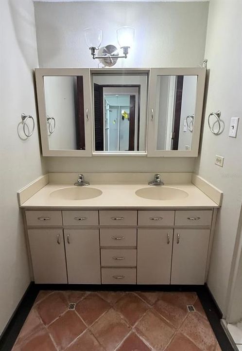 For Rent: $3,000 (3 beds, 2 baths, 2000 Square Feet)