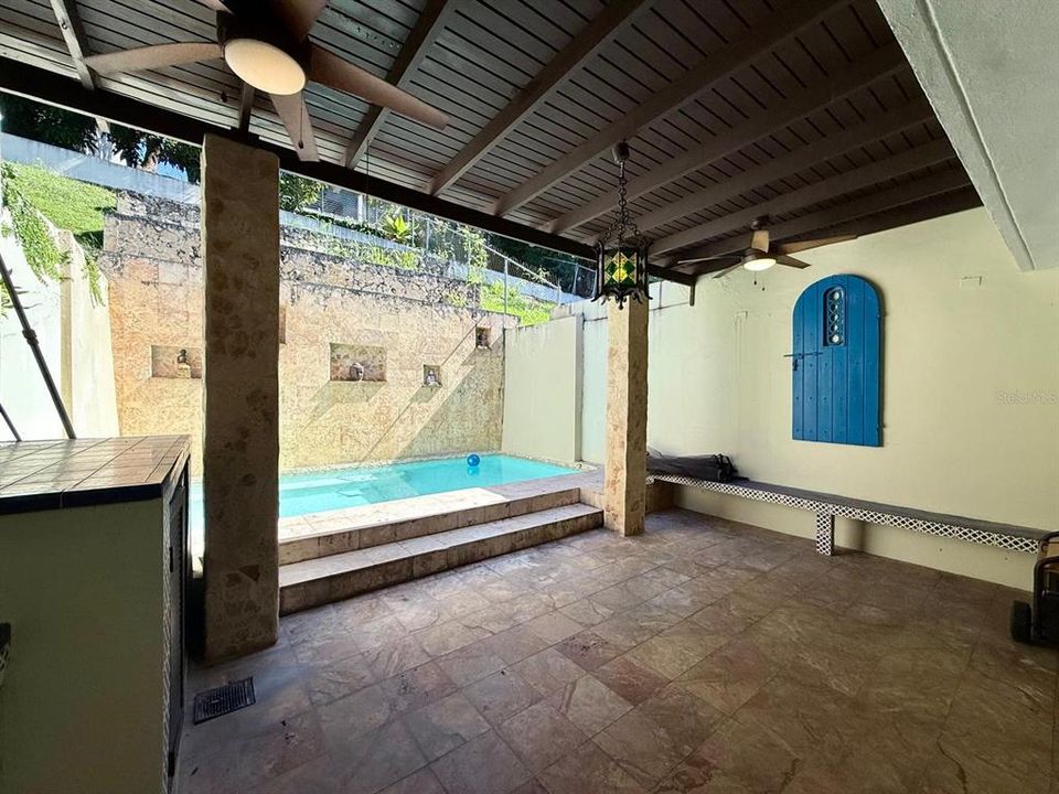 For Rent: $3,000 (3 beds, 2 baths, 2000 Square Feet)