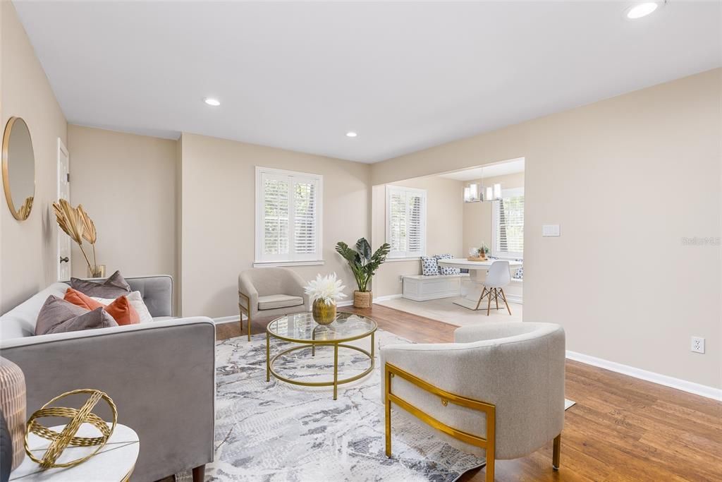 For Sale: $225,000 (2 beds, 2 baths, 987 Square Feet)