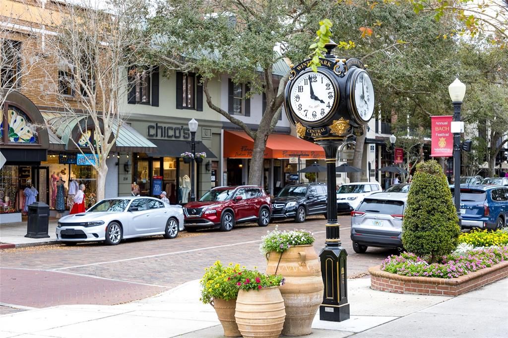 For Sale: $225,000 (2 beds, 2 baths, 987 Square Feet)