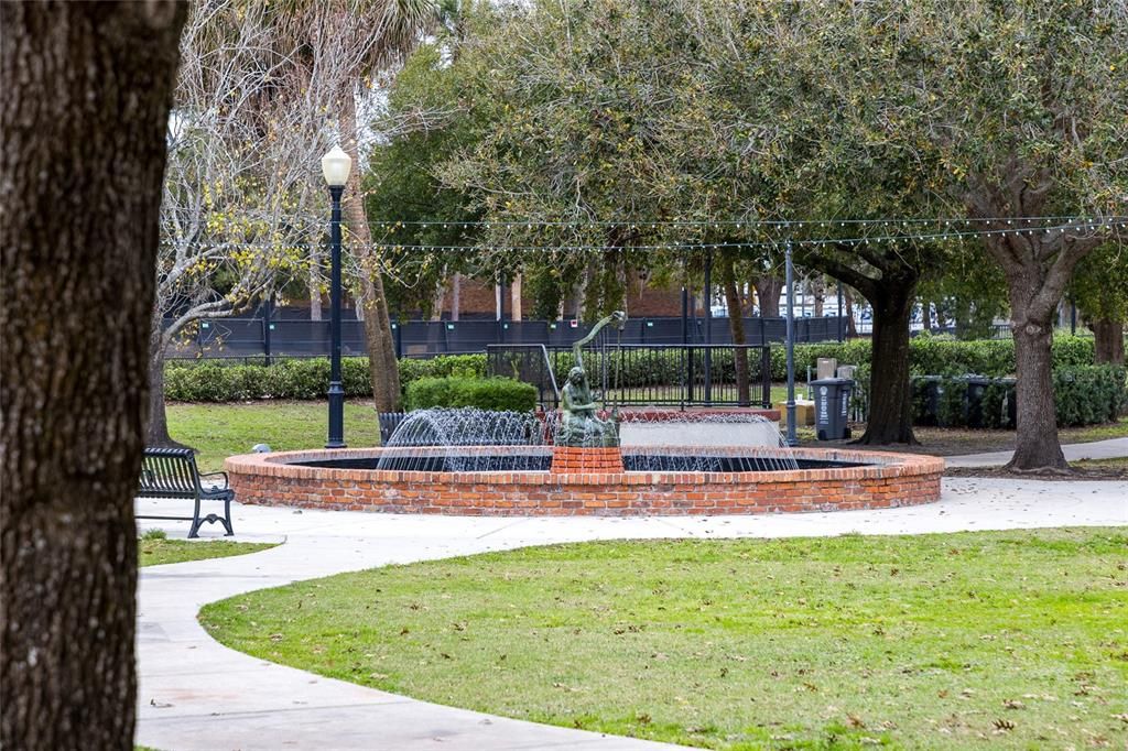 For Sale: $225,000 (2 beds, 2 baths, 987 Square Feet)