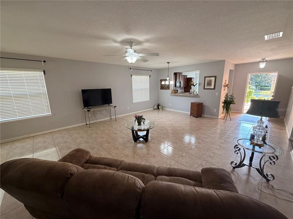 待售: $385,000 (3 贝兹, 2 浴室, 1753 平方英尺)