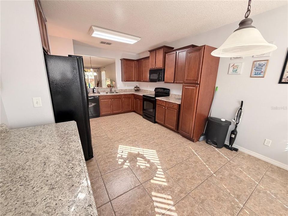 待售: $385,000 (3 贝兹, 2 浴室, 1753 平方英尺)