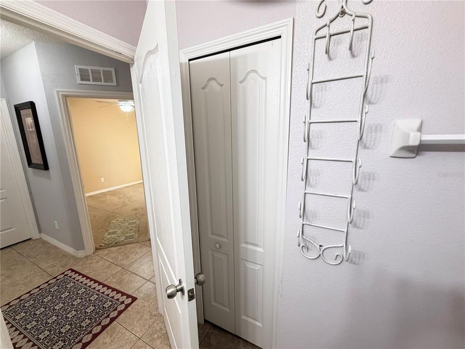 待售: $385,000 (3 贝兹, 2 浴室, 1753 平方英尺)