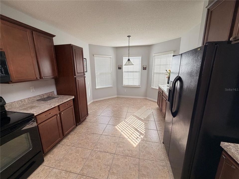 待售: $385,000 (3 贝兹, 2 浴室, 1753 平方英尺)