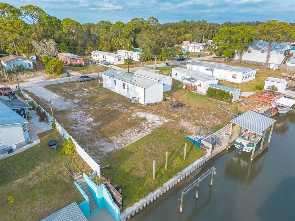 На продажу: $230,000 (0.15 acres)