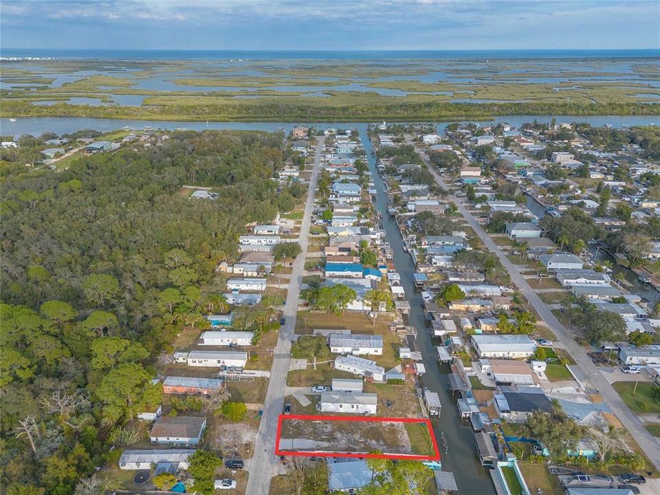 На продажу: $230,000 (0.15 acres)