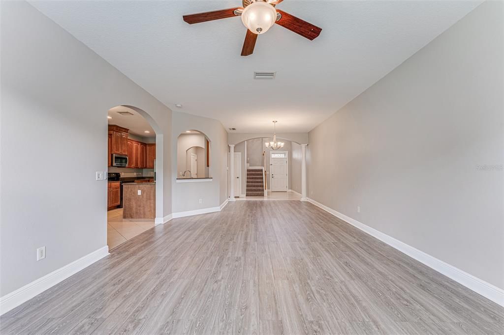 出租: $2,700 (3 贝兹, 2 浴室, 2308 平方英尺)