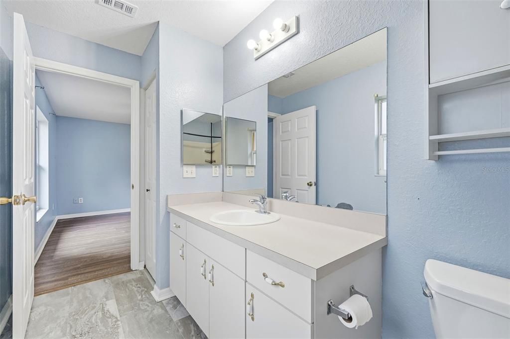 En Venta: $249,000 (3 camas, 2 baños, 1275 Pies cuadrados)