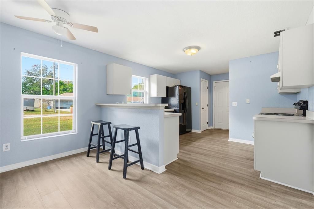 En Venta: $249,000 (3 camas, 2 baños, 1275 Pies cuadrados)