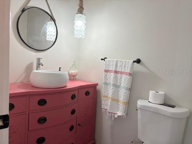 For Sale: $189,700 (1 beds, 1 baths, 953 Square Feet)