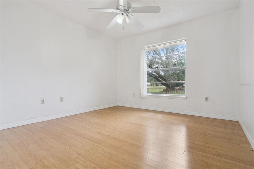 На продажу: $534,900 (4 спален, 2 ванн, 2034 Квадратных фут)