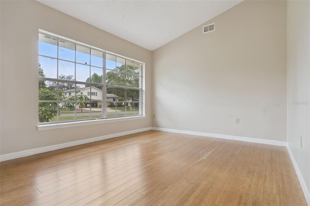 На продажу: $534,900 (4 спален, 2 ванн, 2034 Квадратных фут)