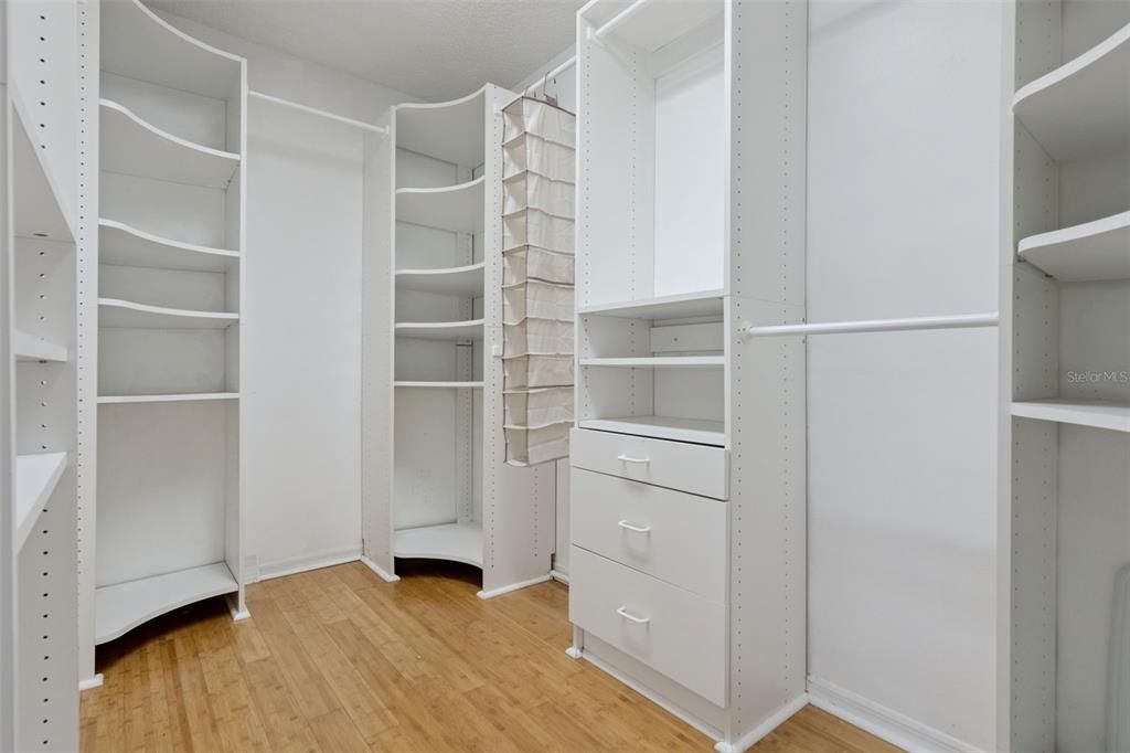 На продажу: $534,900 (4 спален, 2 ванн, 2034 Квадратных фут)