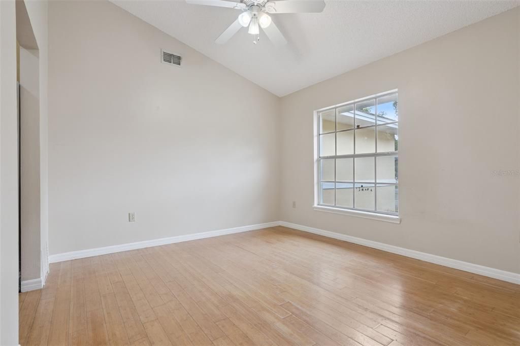 На продажу: $534,900 (4 спален, 2 ванн, 2034 Квадратных фут)