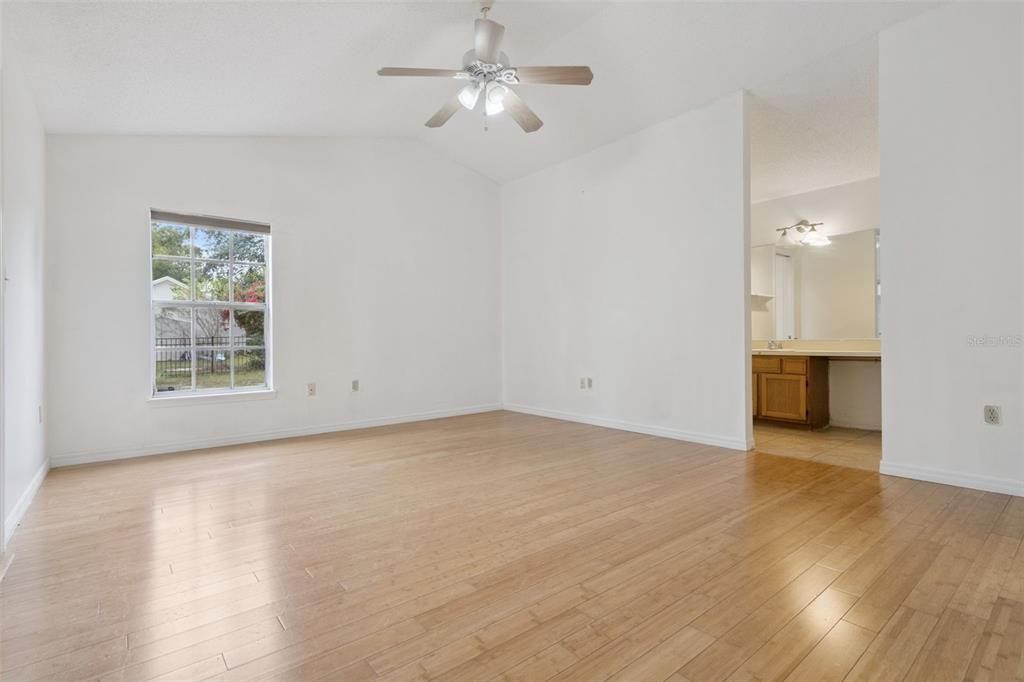 На продажу: $534,900 (4 спален, 2 ванн, 2034 Квадратных фут)