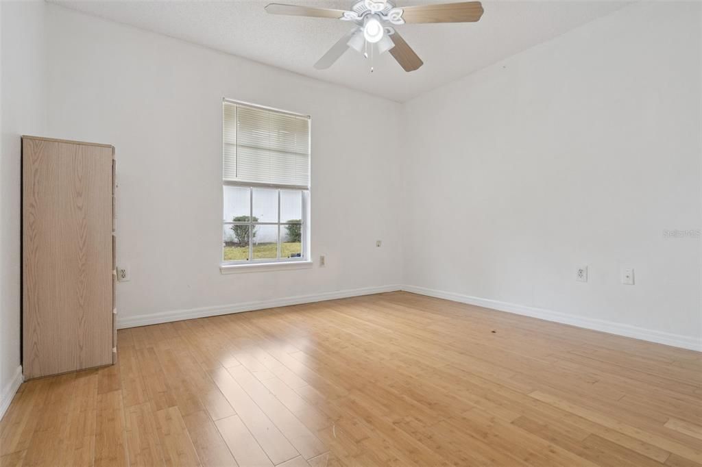 На продажу: $534,900 (4 спален, 2 ванн, 2034 Квадратных фут)