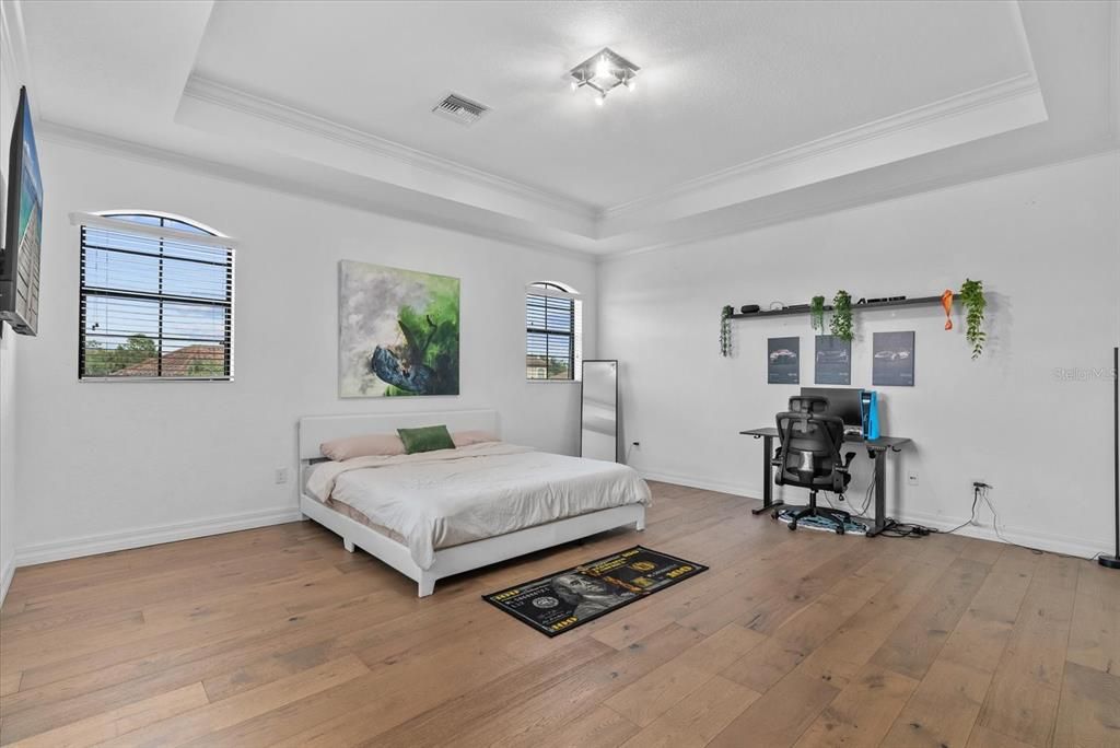 For Sale: $1,190,000 (6 beds, 4 baths, 3930 Square Feet)