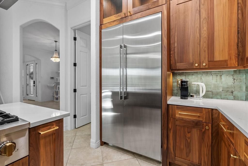 For Sale: $1,190,000 (6 beds, 4 baths, 3930 Square Feet)