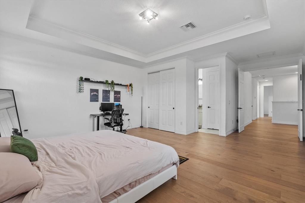 For Sale: $1,190,000 (6 beds, 4 baths, 3930 Square Feet)