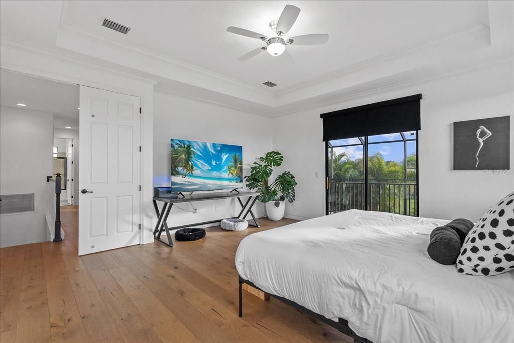 For Sale: $1,190,000 (6 beds, 4 baths, 3930 Square Feet)