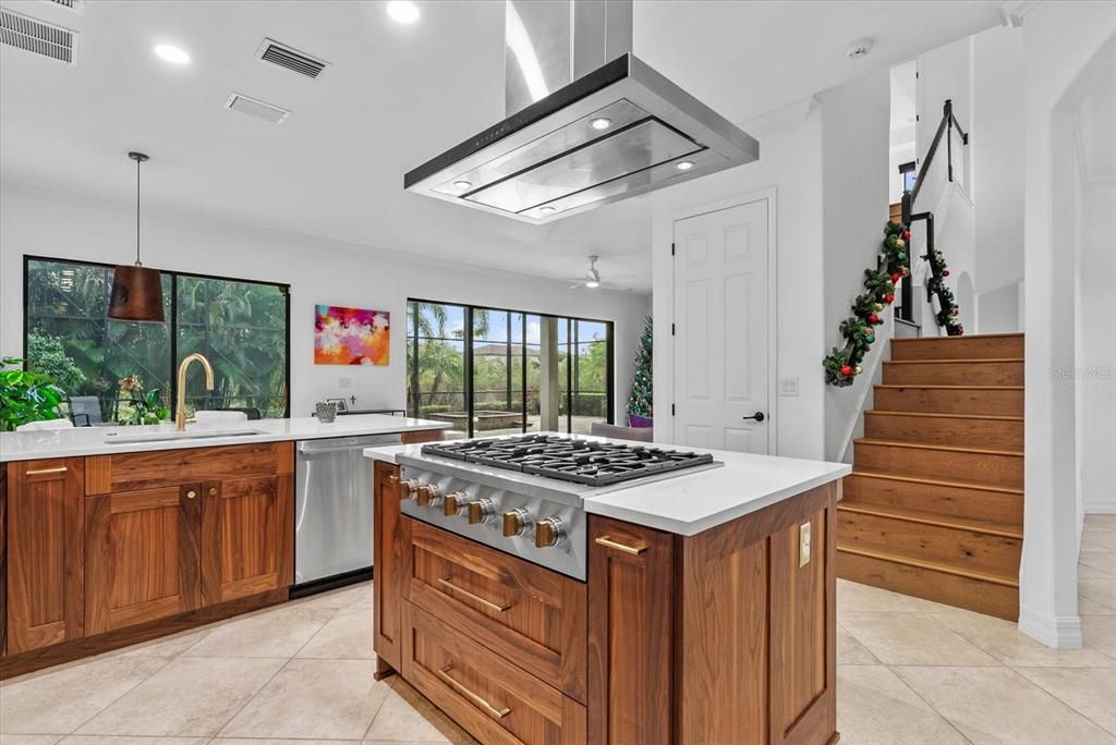 For Sale: $1,190,000 (6 beds, 4 baths, 3930 Square Feet)