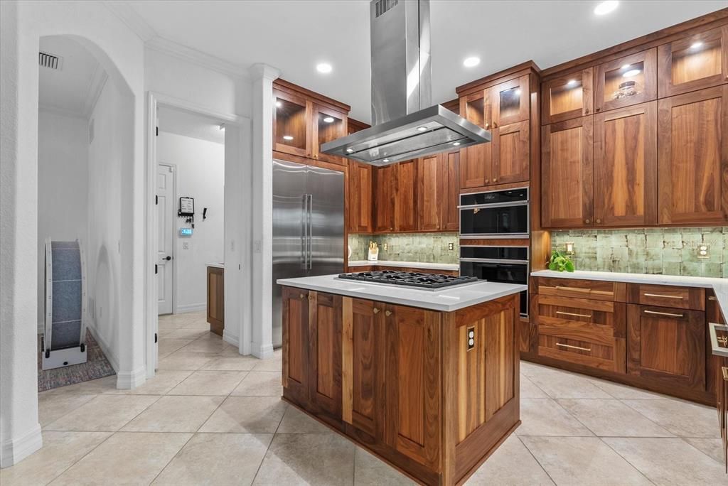 For Sale: $1,190,000 (6 beds, 4 baths, 3930 Square Feet)