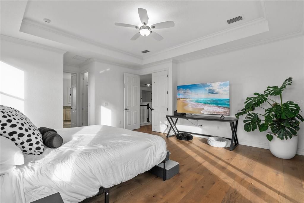 For Sale: $1,190,000 (6 beds, 4 baths, 3930 Square Feet)