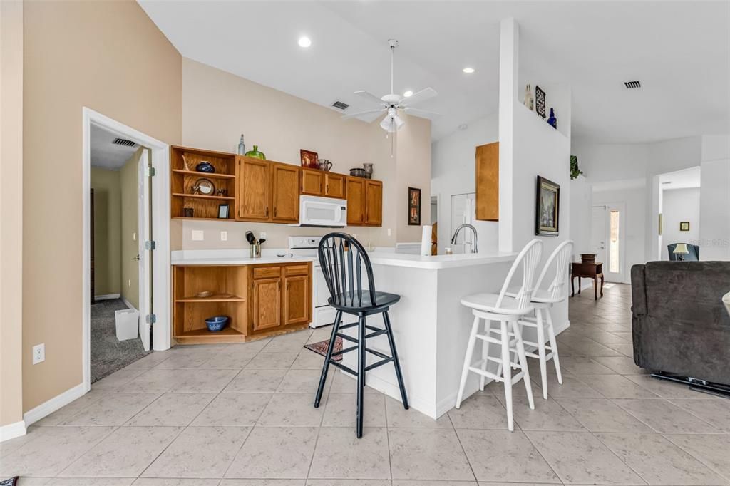 На продажу: $265,000 (2 спален, 2 ванн, 1449 Квадратных фут)