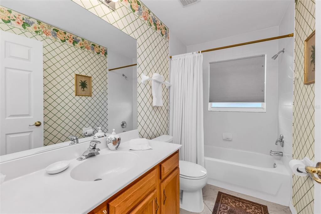 На продажу: $265,000 (2 спален, 2 ванн, 1449 Квадратных фут)