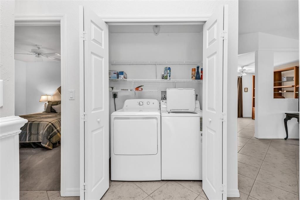 На продажу: $265,000 (2 спален, 2 ванн, 1449 Квадратных фут)