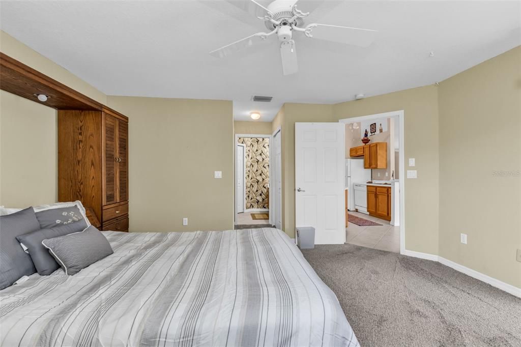 На продажу: $265,000 (2 спален, 2 ванн, 1449 Квадратных фут)