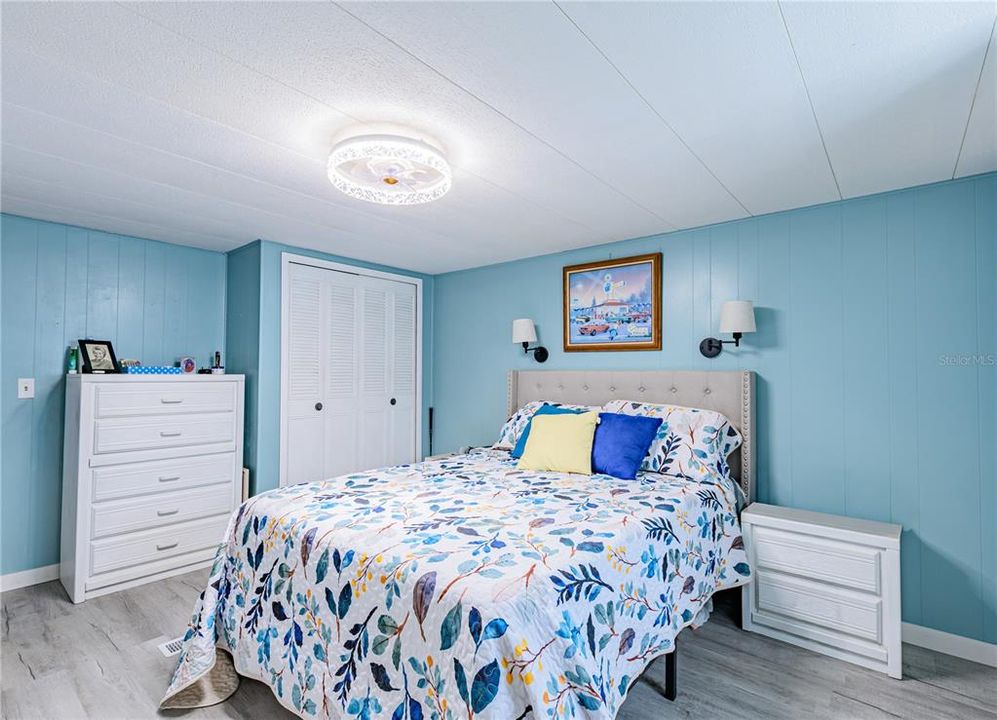 For Sale: $159,000 (2 beds, 2 baths, 1044 Square Feet)