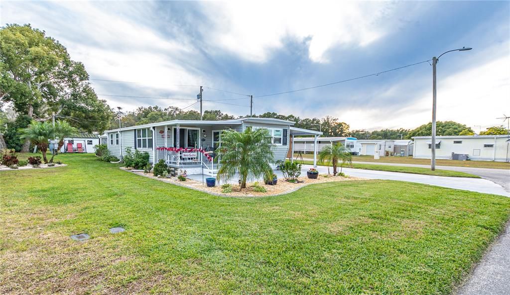 For Sale: $159,000 (2 beds, 2 baths, 1044 Square Feet)