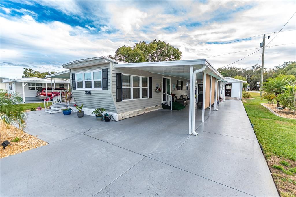 For Sale: $159,000 (2 beds, 2 baths, 1044 Square Feet)