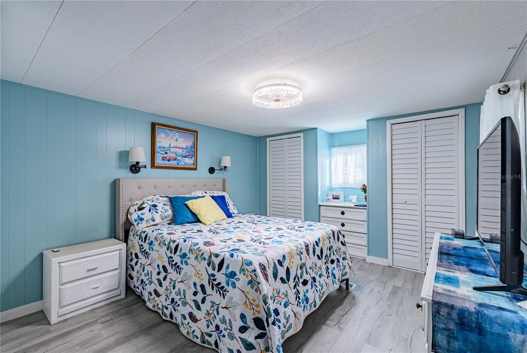 For Sale: $159,000 (2 beds, 2 baths, 1044 Square Feet)