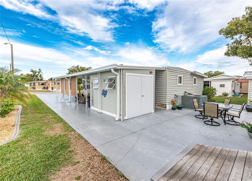 For Sale: $159,000 (2 beds, 2 baths, 1044 Square Feet)