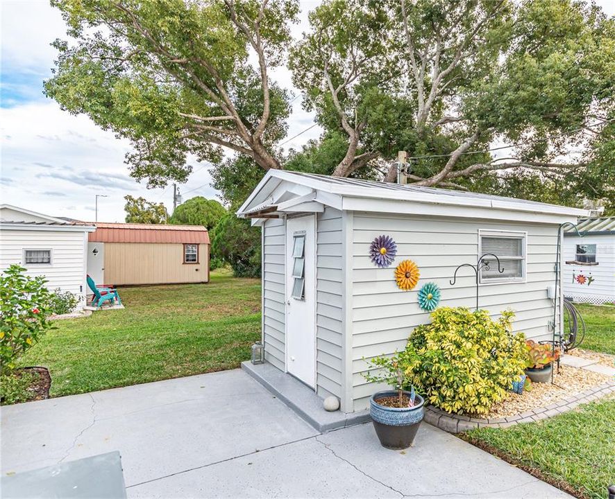 For Sale: $159,000 (2 beds, 2 baths, 1044 Square Feet)