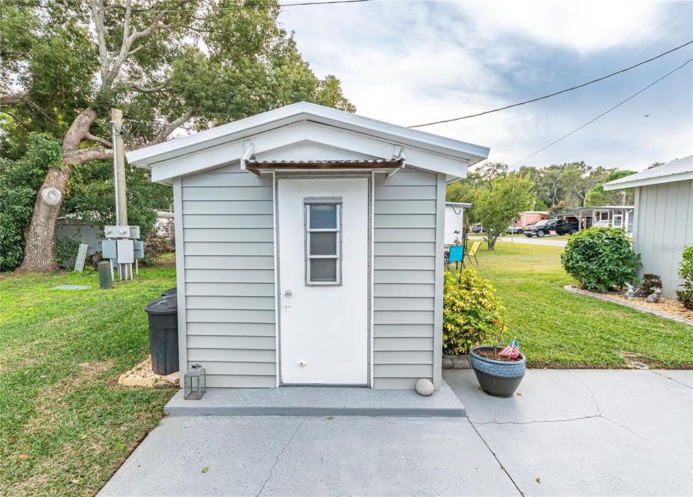 For Sale: $159,000 (2 beds, 2 baths, 1044 Square Feet)