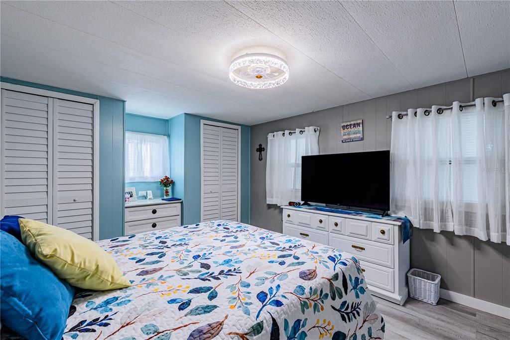 For Sale: $159,000 (2 beds, 2 baths, 1044 Square Feet)