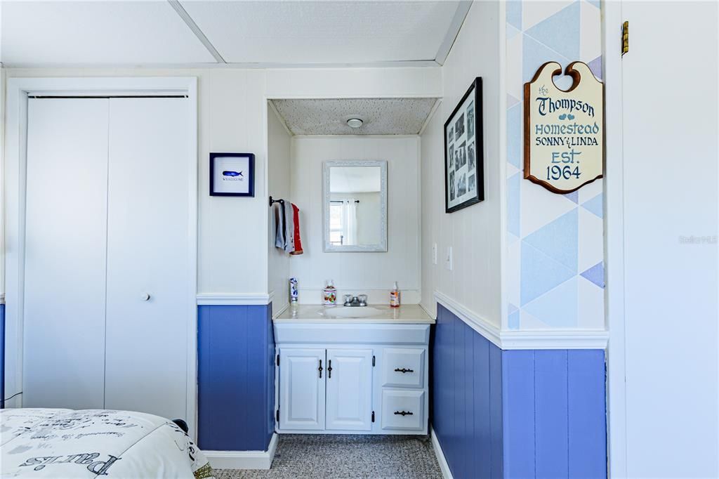 For Sale: $159,000 (2 beds, 2 baths, 1044 Square Feet)