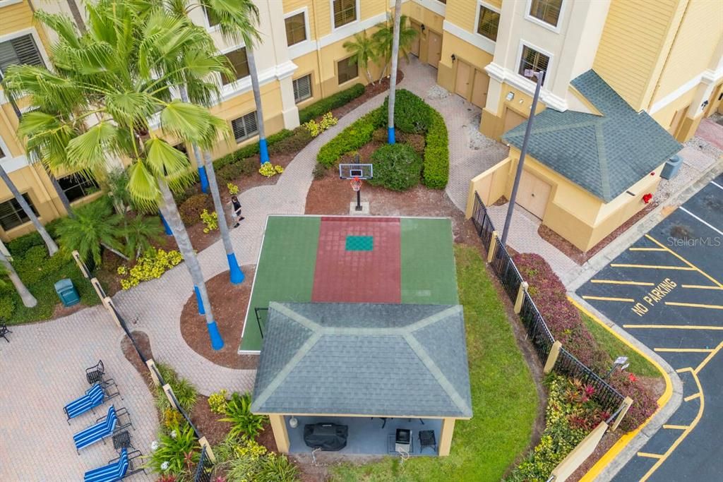 待售: $125,000 (1 贝兹, 1 浴室, 542 平方英尺)