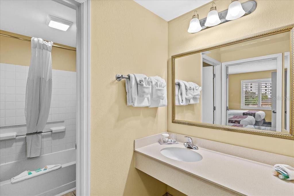 待售: $125,000 (1 贝兹, 1 浴室, 542 平方英尺)