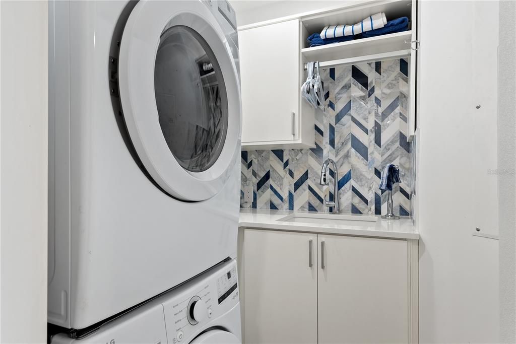 For Sale: $2,395,000 (3 beds, 2 baths, 2314 Square Feet)