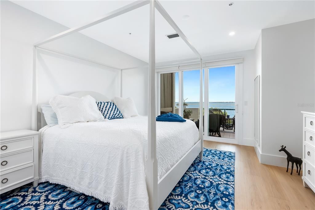 For Sale: $2,395,000 (3 beds, 2 baths, 2314 Square Feet)