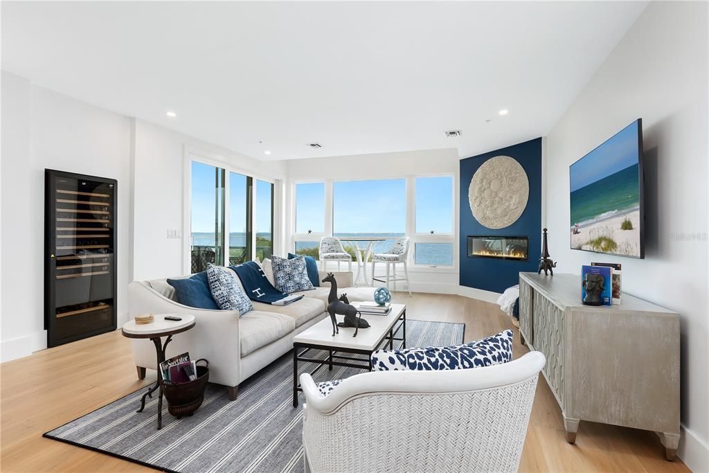 For Sale: $2,395,000 (3 beds, 2 baths, 2314 Square Feet)