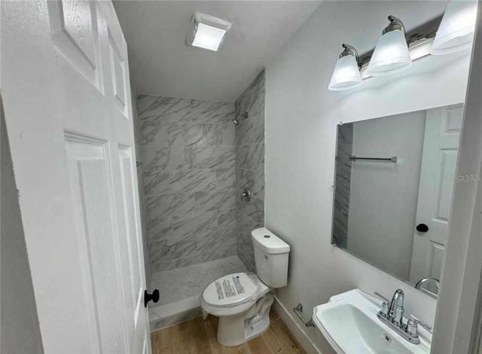 For Sale: $195,000 (3 beds, 2 baths, 912 Square Feet)