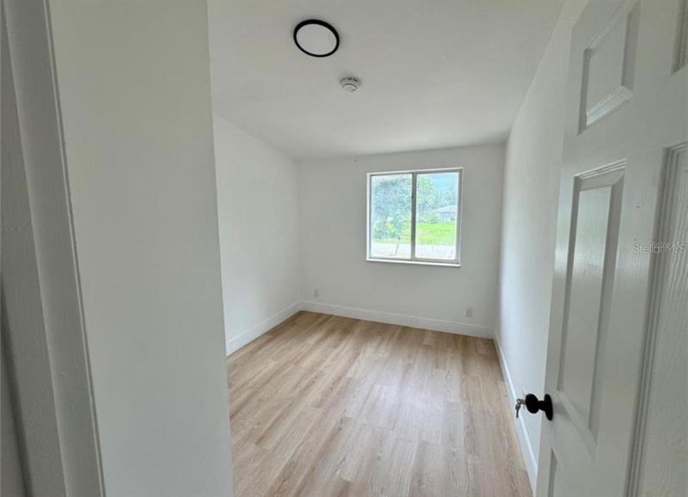 For Sale: $195,000 (3 beds, 2 baths, 912 Square Feet)