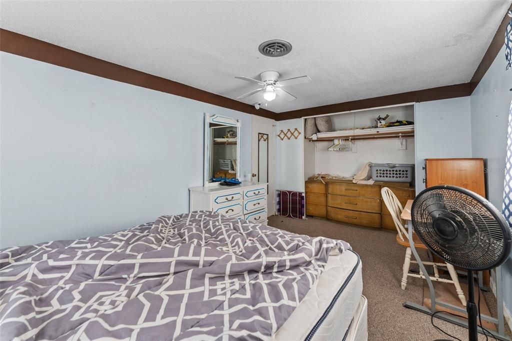 На продажу: $219,999 (2 спален, 2 ванн, 1072 Квадратных фут)